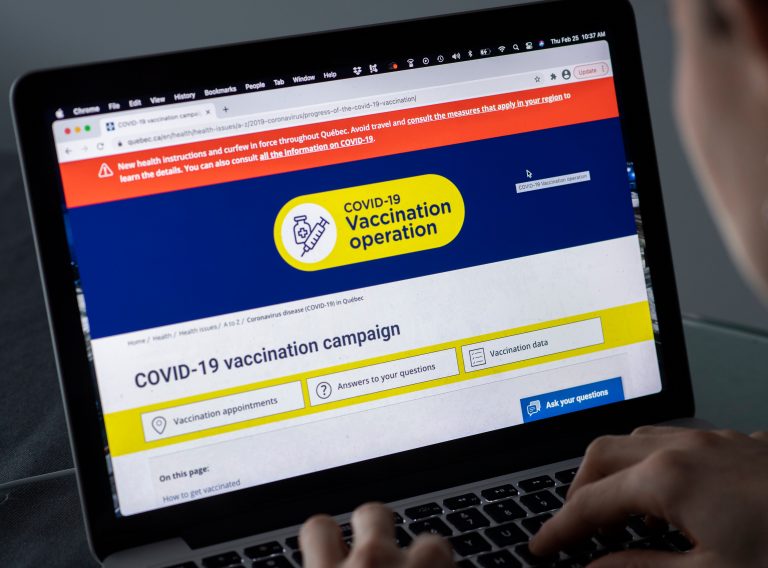 Montrealers who are 80 and older can now book appointment for COVID-19 vaccine