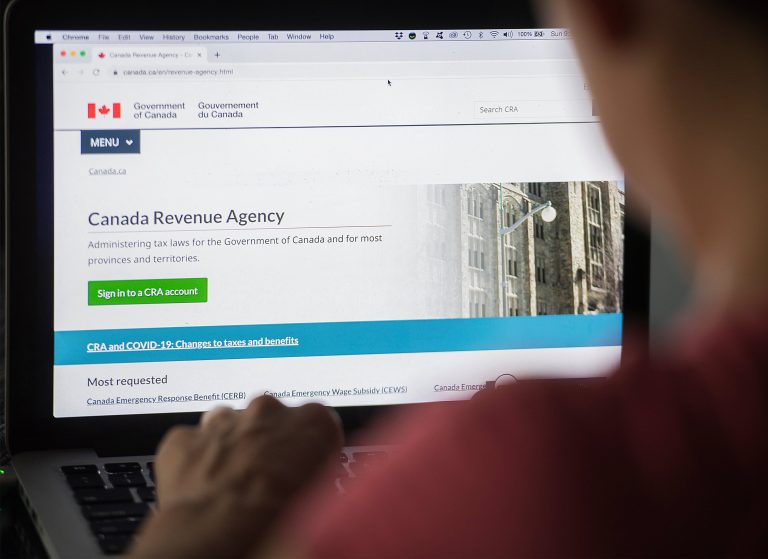 Complaints about locked CRA accounts spiked in recent days, watchdog says