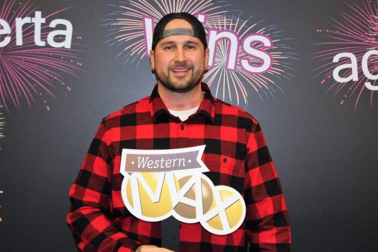 ‘I can’t explain the feeling’: Calgary man wins $1M on lottery ticket