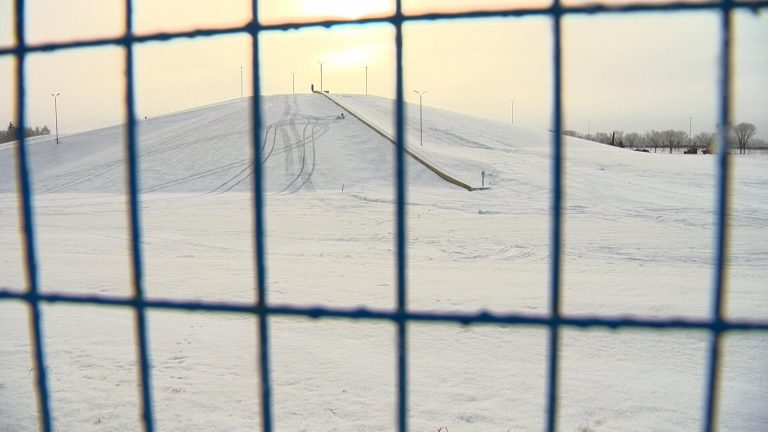 Extreme cold putting a chill on outdoor-based business in Saskatoon