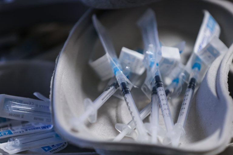 Canada secures millions of special syringes to ‘maximize’ doses per Pfizer vial