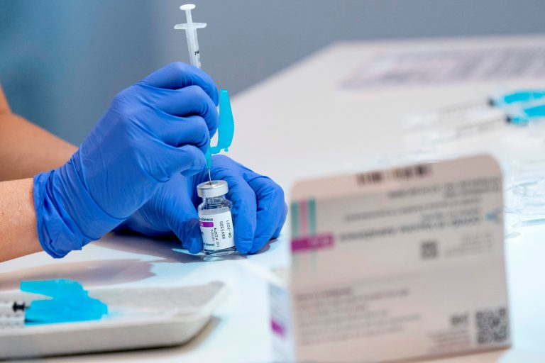 ‘Early indications’ vaccines having impact on COVID-19 infection rates, Njoo says