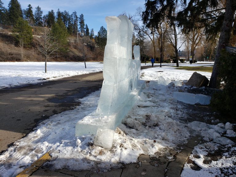 Ice sculptures in Vernon B.C., vandalized