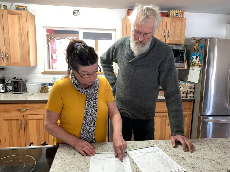 North Okanagan senior couple billed for internet services they say they didn’t use