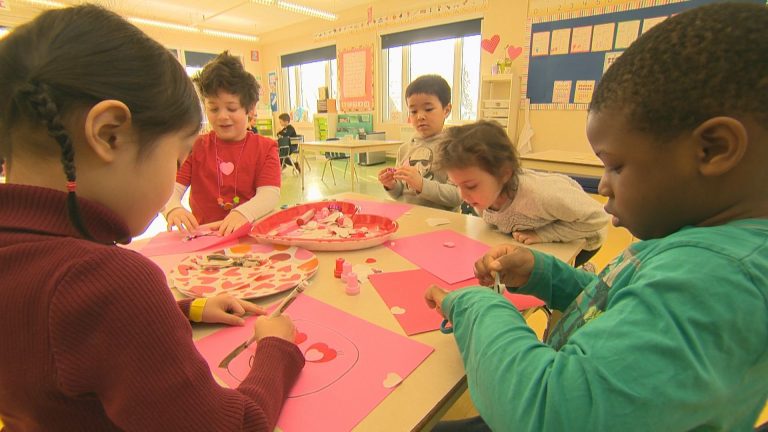 ‘It means the world to them’: Kindergarteners send love to Montreal seniors for Valentine’s Day