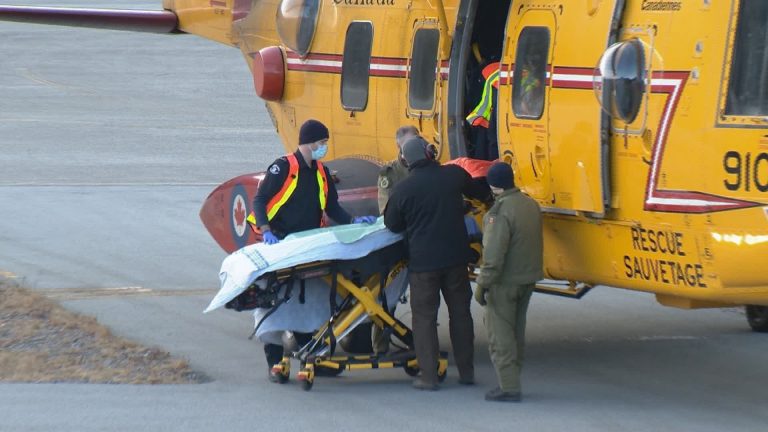 2 men rescued after avalanche in remote area northeast of Squamish