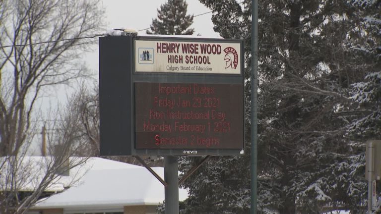 2 new COVID-19 variant cases affect 2 more Calgary zone schools