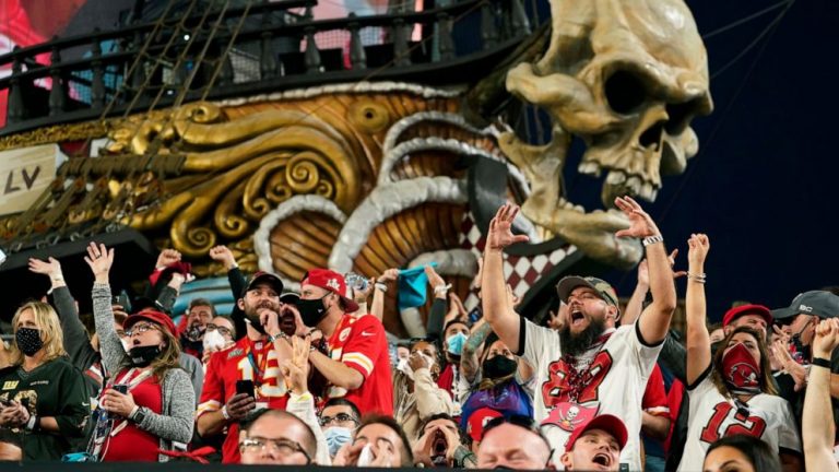 Throngs of maskless fans celebrate Tampa’s Super Bowl win