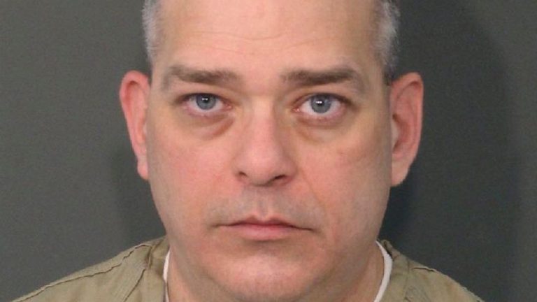 Officer who fatally shot Andre Hill to plead not guilty