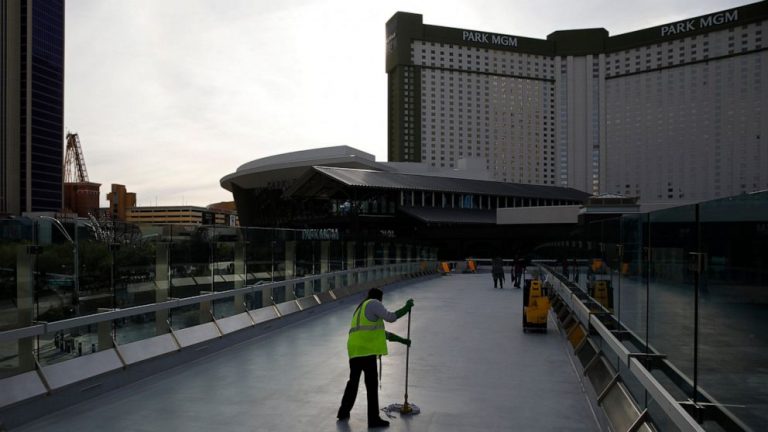 US unemployment claims fall to 779,000 but job cuts grind on
