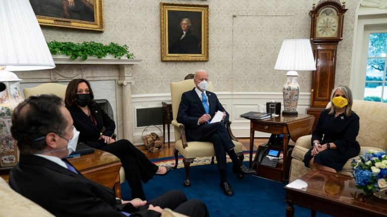 Governors, mayors need $350 billion to fight COVID, Biden says
