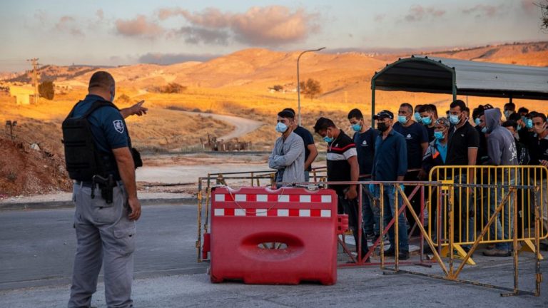 Israel approves plan to vaccinate West Bank laborers
