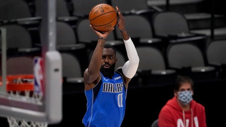 Mavs’ Cuban relents on anthem after NBA reiterates policy