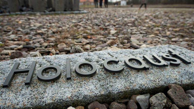 Germany: Nazi guard deported from US agrees to be questioned