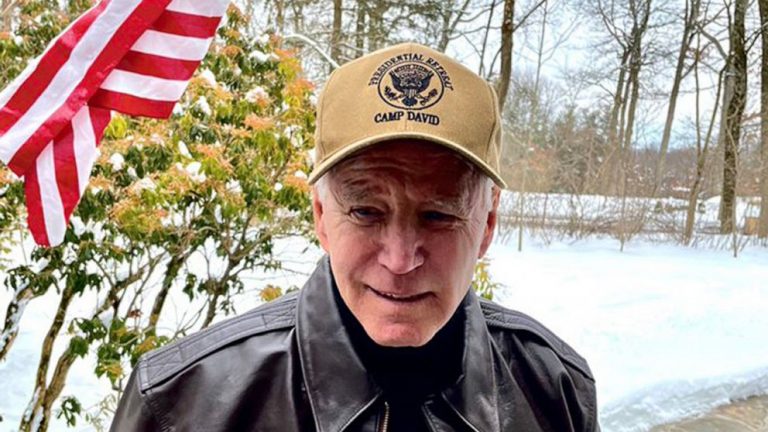 Biden plays video games with family, shows off presidential ‘swag’ at Camp David