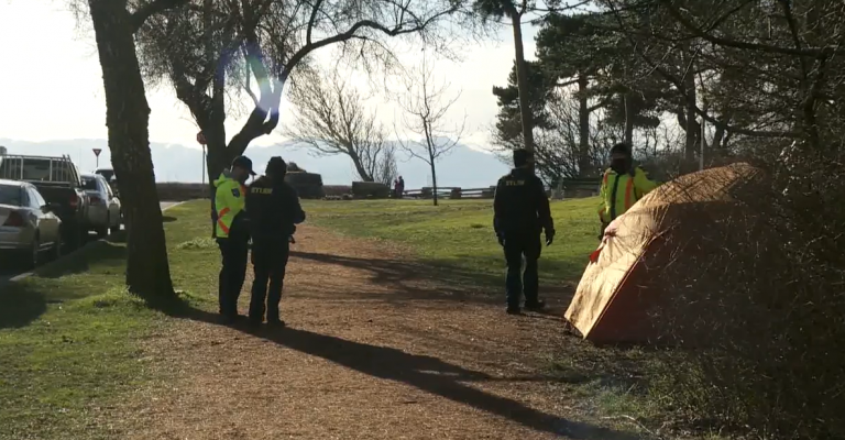 Victoria bylaw staff patrolling homeless camps to keep police escort until April