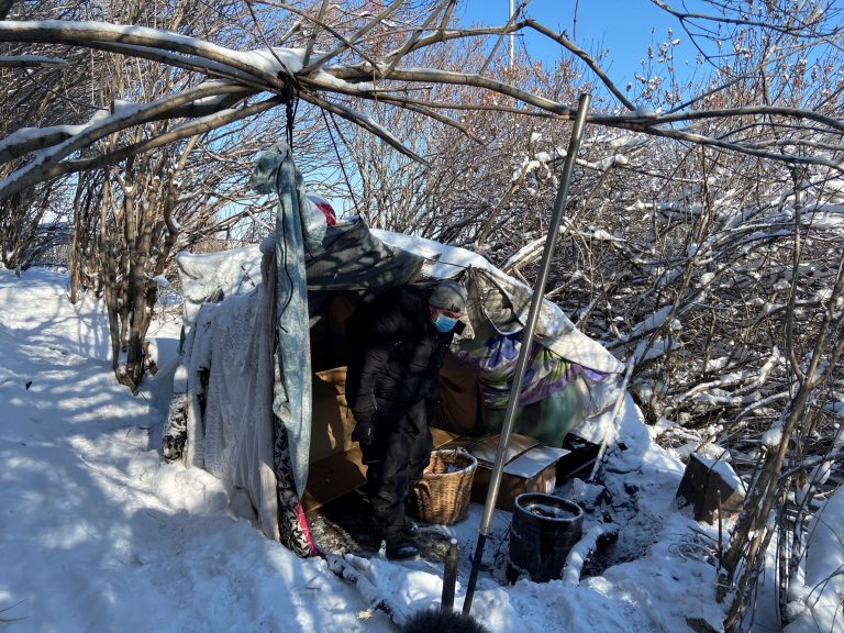 Calgary’s vulnerable population struggles for survival in the cold