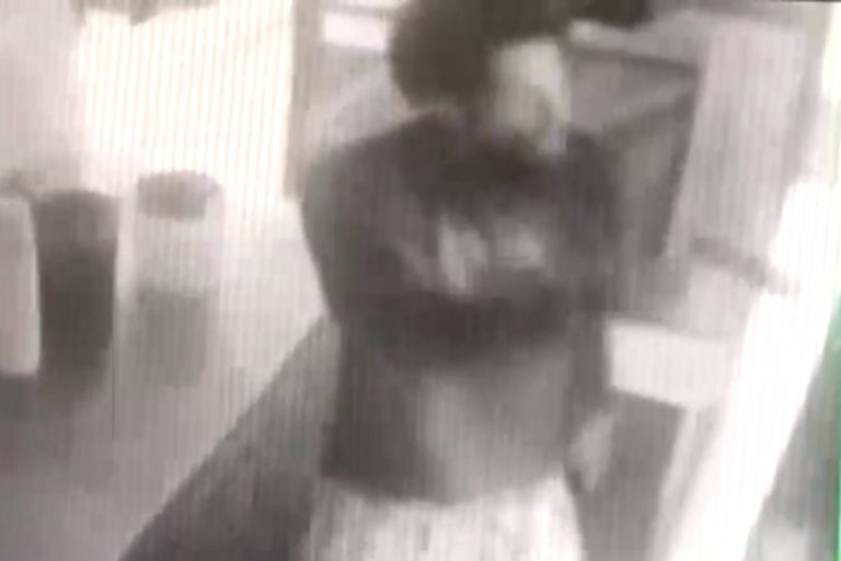 ‘Put the chicken in the bag’: Maskless man wanted in hangry holdup