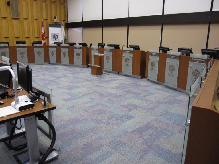 Council approves closure of River Road Golf Course
