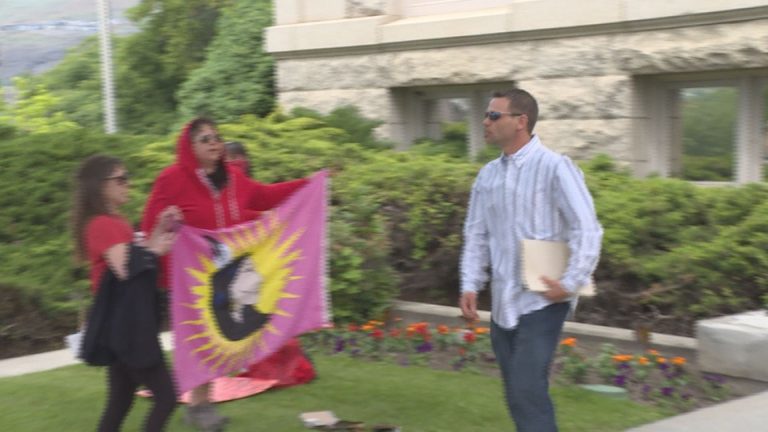 Curtis Sagmoen scheduled to appear in court on charge of assaulting a peace officer