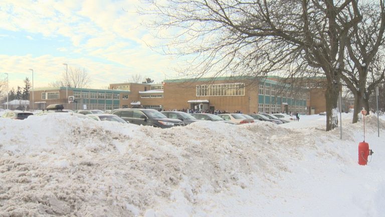 Proposal to change start times at two West Island schools raises concerns