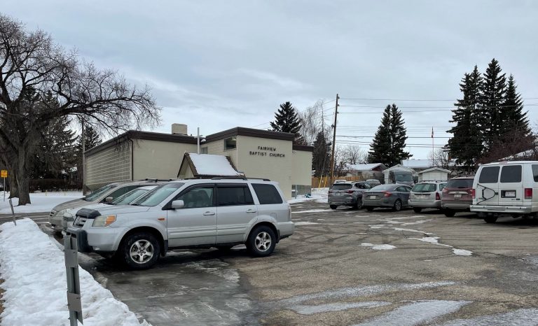 Calgary church holds service to support arrested Edmonton pastor who broke COVID-19 rules