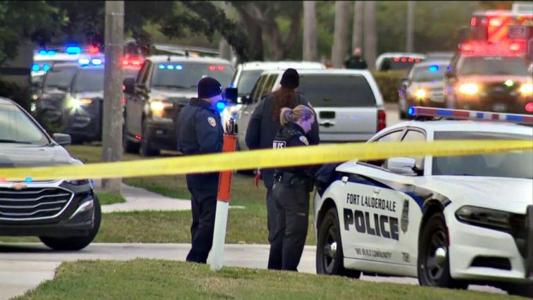FBI agent shot while serving warrant in Florida: Sources