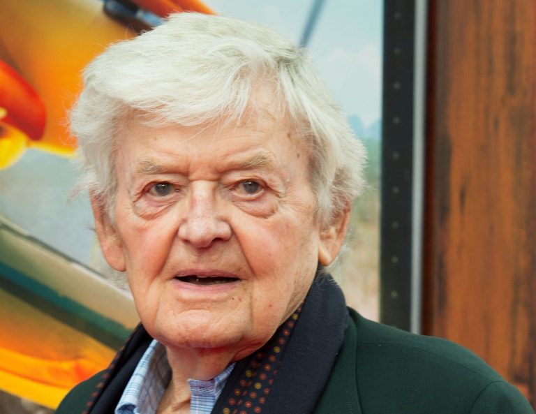 Hal Holbrook, Emmy and Tony Award winner, dies at 95