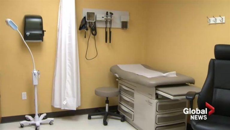 Alberta’s vaccine rollout now includes family doctors, unclear about pharmacists