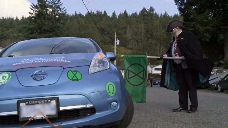Mischief charges stayed against trio accused in protest at B.C. premier’s home