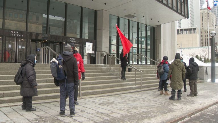 Montreal protesters rally against curfew, call for stricter public health measures