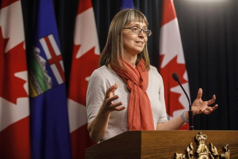 COVID-19: Hinshaw admits no specific threshold, cutoff to halt province’s reopening