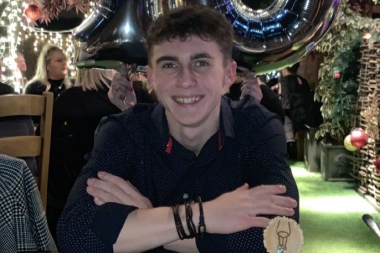 U.K. teen waking from 11-month coma with no knowledge of the pandemic