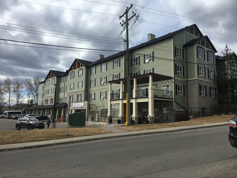 COVID-19: Families worried as AHS releases control of Millrise Seniors Village back to operators