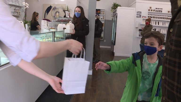 Valentine’s Day gift buying not slowed by pandemic in Kelowna