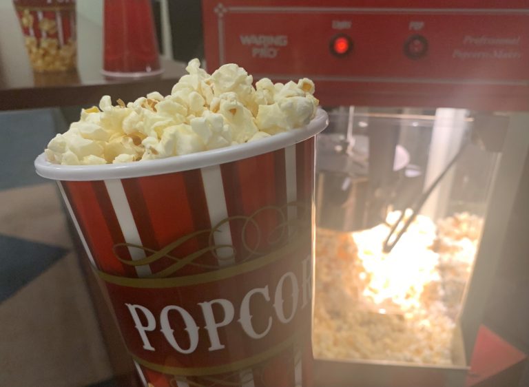 Coronavirus: Quebec movie theatres can re-open, but not sell food and drink