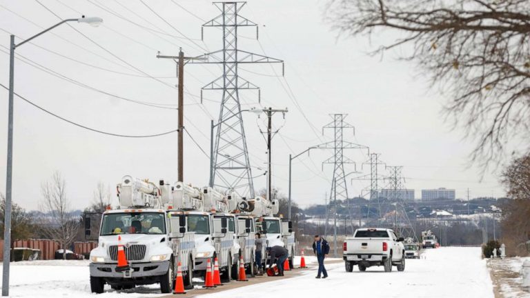 Texas’ power outages, water shortages put bigger strain on hospitals