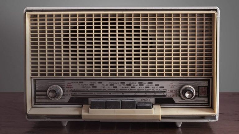 COMMENTARY: Alan Cross on why he treasures the magic of AM radio