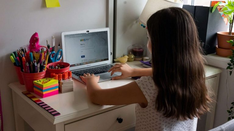 FCC to provide $50 subsidies on internet for low-income households