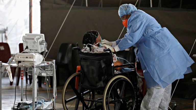 1st vaccine doses arrive in South Africa amid variant concerns