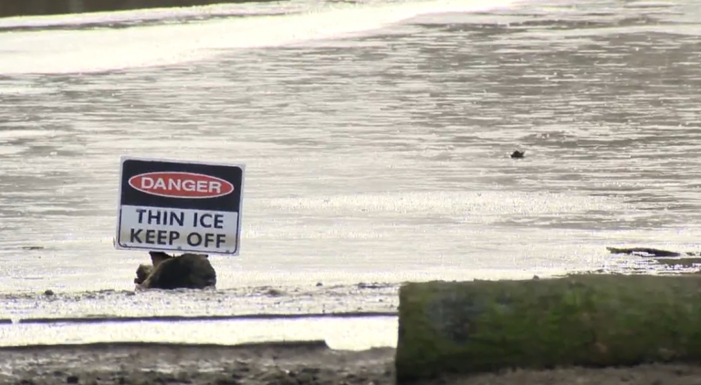 Stay off the ice at Vancouver’s Trout Lake, other frozen ponds, park board warns