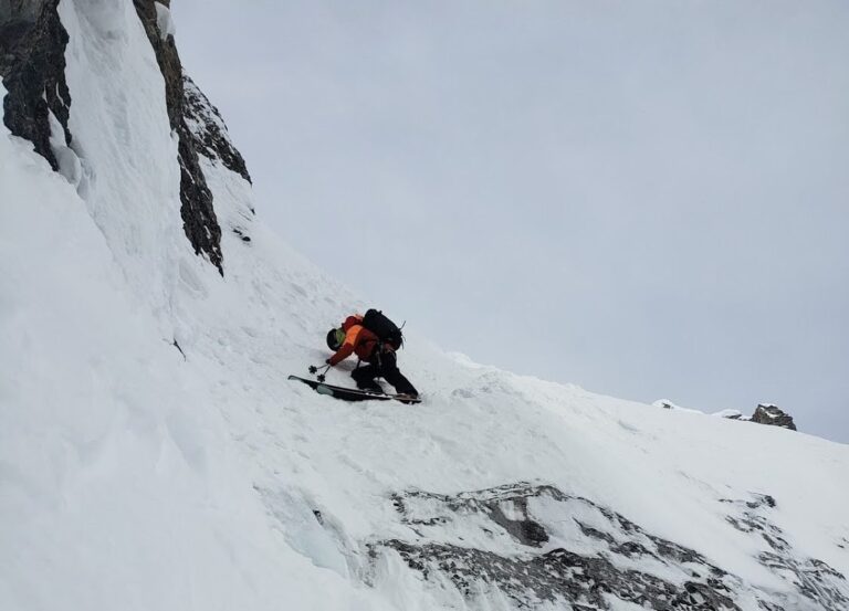 3 extreme skiers complete 1st descent of Cascade Mountain’s east side