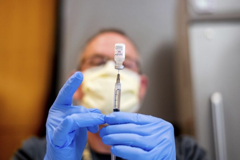 Scientists concerned as Trump supporters reject COVID-19 vaccines