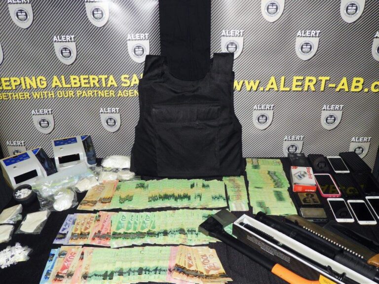 3 arrested in Fort McMurray cocaine bust after ALERT seizes nearly $80K in drugs, cash