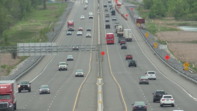 Chatham-Kent OPP investigate after pedestrian fatally struck on Highway 401