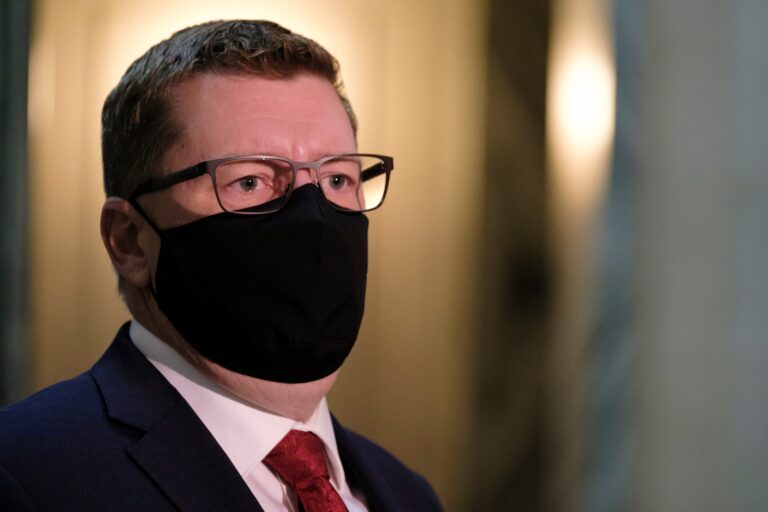 Saskatchewan premier hints at easing some COVID-19 restrictions early
