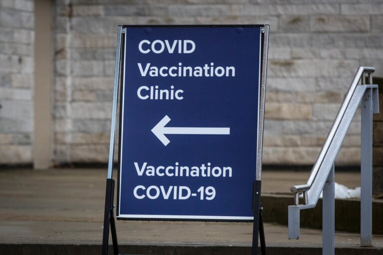 Over 200 Queen’s University medical students volunteer to administer COVID-19 vaccines