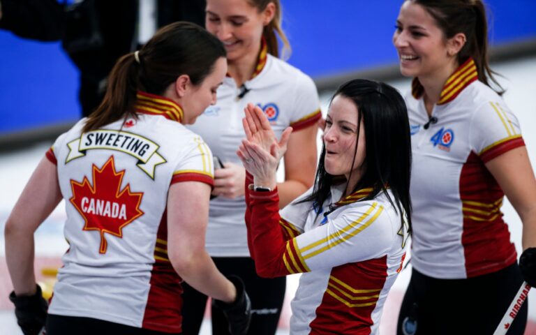 U.S. sportswriter ‘seduced’ by curling after binge-watching bonspiel