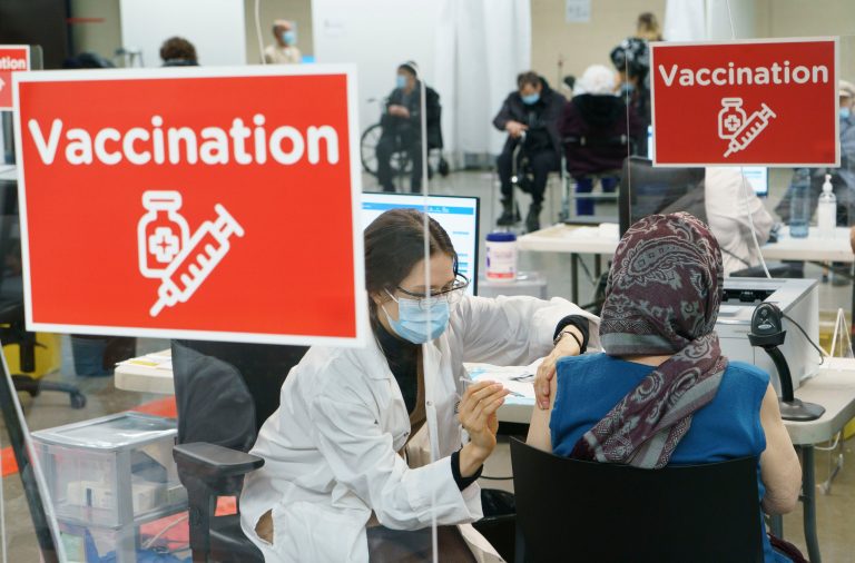 Quebec records 588 new coronavirus cases, 8 deaths as hospitalizations rise