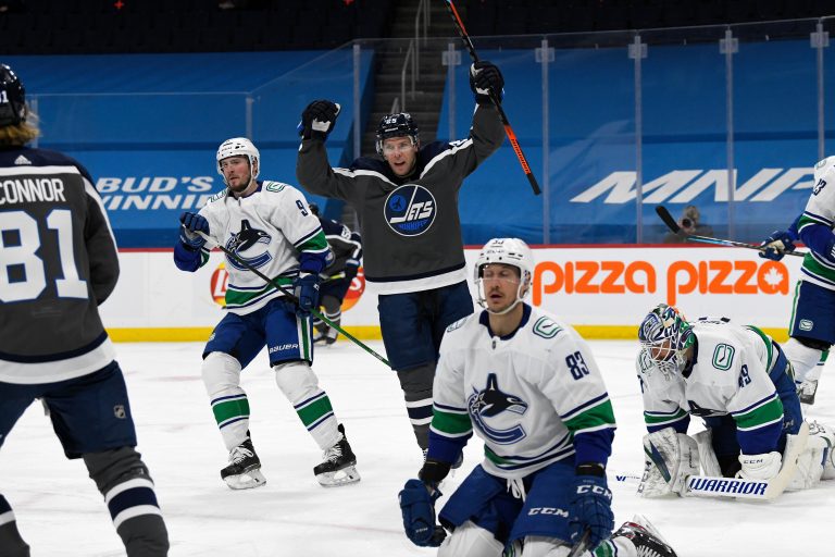 Winnipeg Jets finish homestand with 5-2 victory over Vancouver Canucks